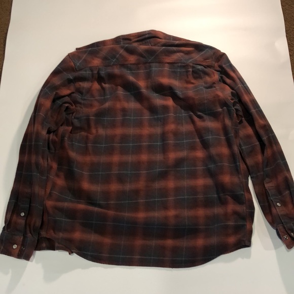Carhartt flannel - Picture 2 of 4